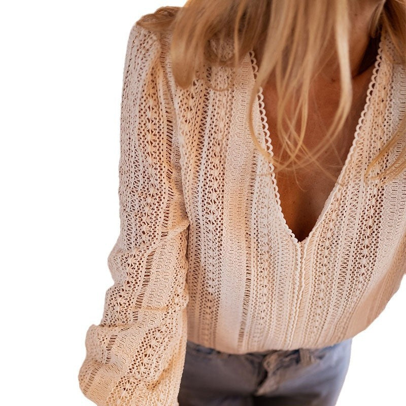 Chemise femme à col en V et manches longues élégantes